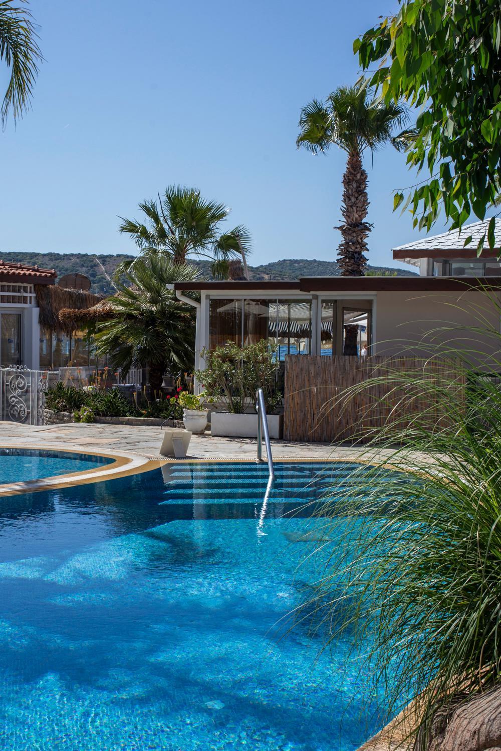 Uzhan Beach Hotel Bitez Exterior photo