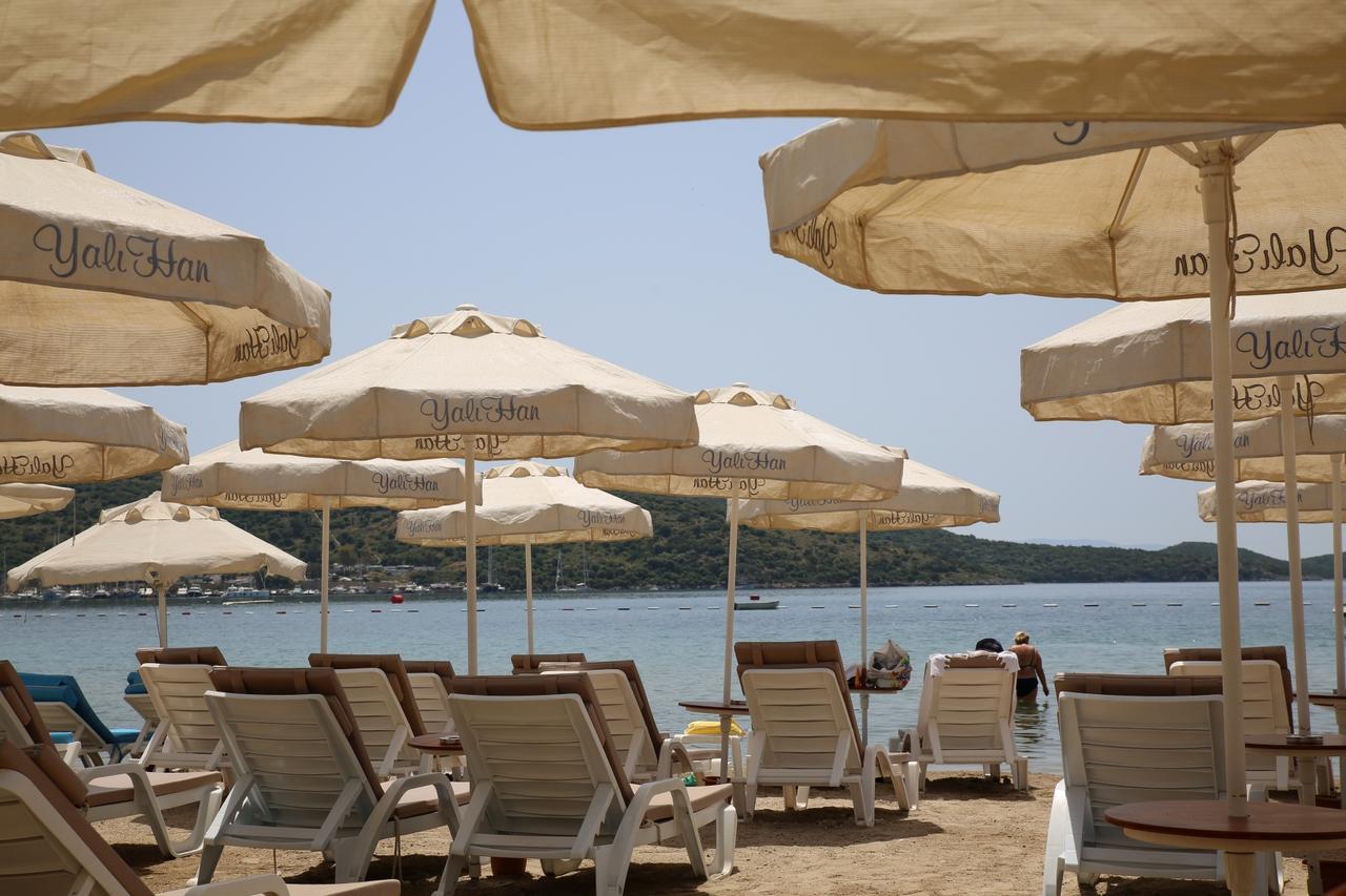 Uzhan Beach Hotel Bitez Exterior photo