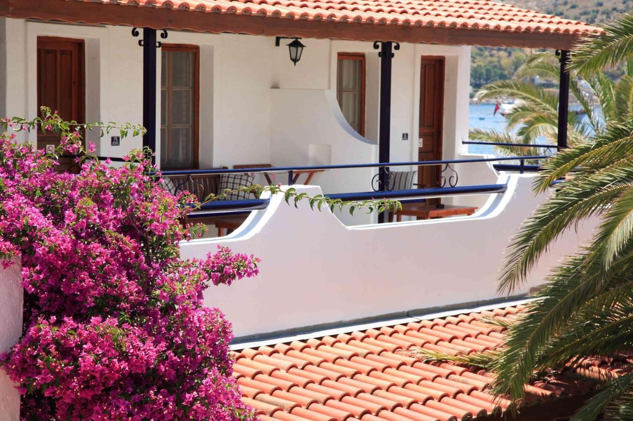 Uzhan Beach Hotel Bitez Exterior photo